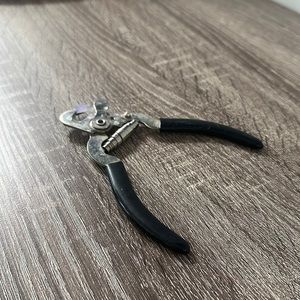Dog nail clipper